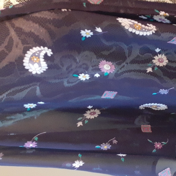 Gorgeous Coverup....Excellent condition - Picture 2 of 7